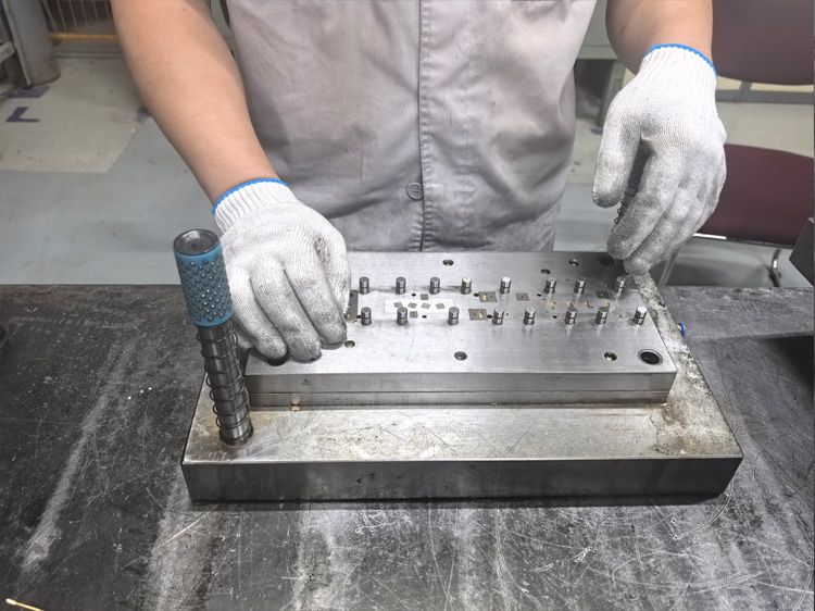 冲压模具制造中的模具加工工艺创新如何实现