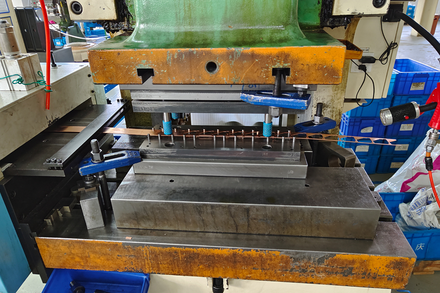 冲压加工不是简单压一下，学问很大：解锁精密制造背后的技术密码